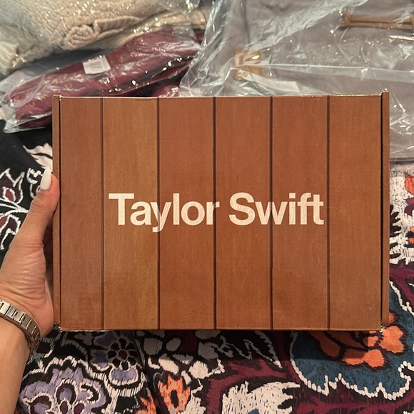 Original MIDNIGHTS Taylor Swift Merch Clock!!! - Picture 5 of 5